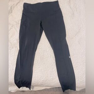 Black Lululemon Leggings w pockets Like-New